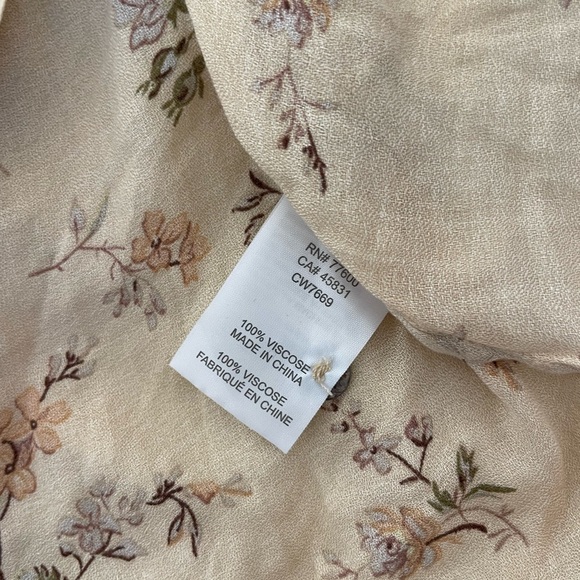 Chaser floral button down ruffle top - Picture 6 of 7